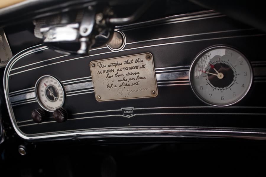 Панель приборов Auburn 851 SC Speedster 1935 года  (фото 82 из 93)